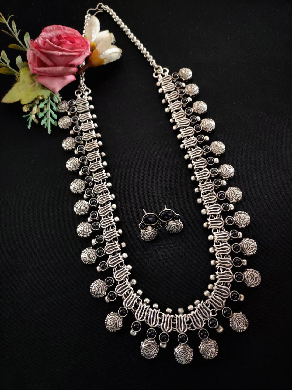 Oxidized Black Stone Coin Necklace Set – Silver‑Tone with Matching Studs