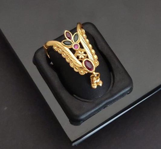 Vintage-Inspired Gold-Plated Dangle Ring with Leaf Motif