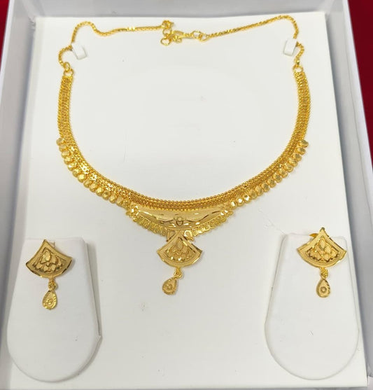 Heritage Coin‑Edge Collar Necklace Set – Gold‑Tone with Drop Earrings