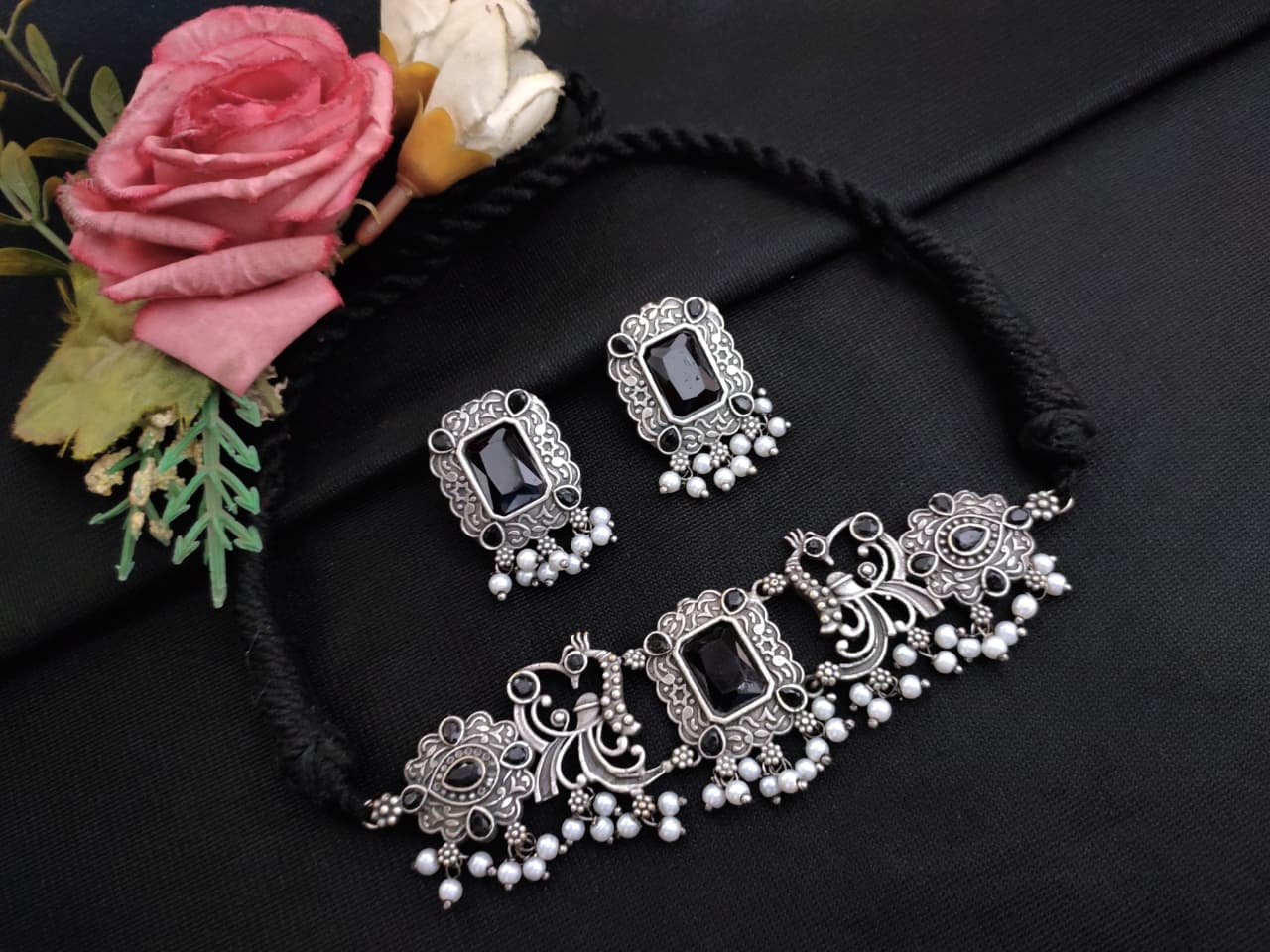 Oxidized Peacock Black Stone Choker Set – Silver‑Tone with Pearl Drops