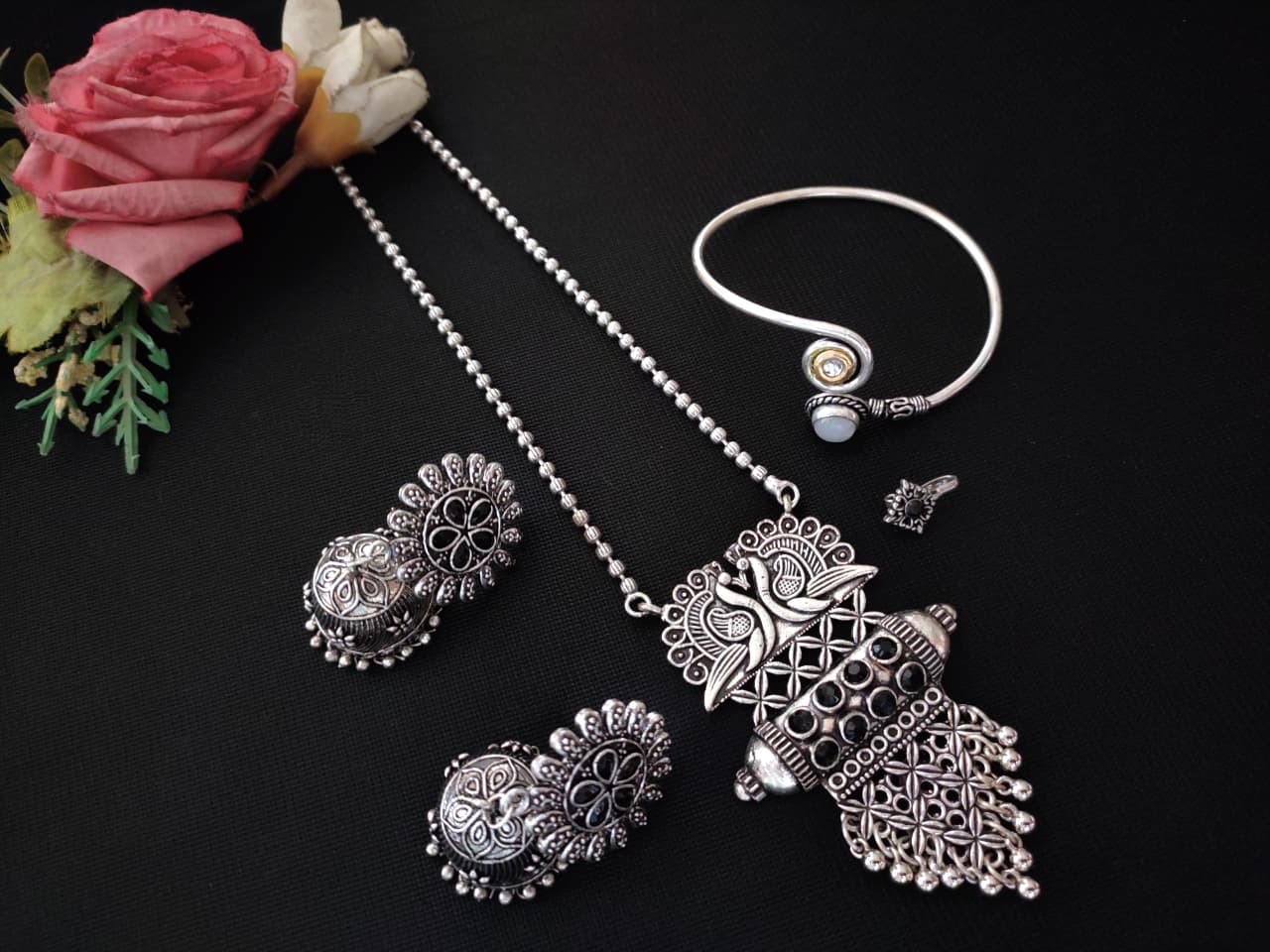 Oxidized Peacock Blue Stone 4‑Piece Set – Silver‑Tone Necklace, Jhumkas, Cuff & Ring
